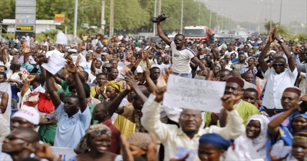 Mali. Sit-in des jeunes pour réclamer la tête de Dioncounda