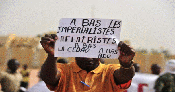 Mali: Attaques féroces contre Alassane Dramane Ouattara et la Cedeao « Ouattara, ennemi juré du peuple ivoirien et des peuples africains, installé par les bombes de Sarkozy »